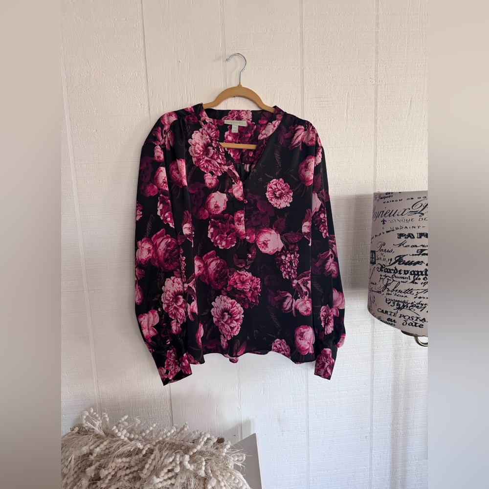 Ryegrass size xxl Floral V-Neck Long-Sleeve Blouse in Pink on Black